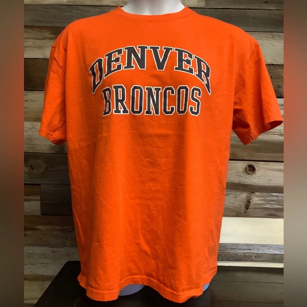 Denver Broncos NFL T-Shirt Size XL - Picture 1 of 3